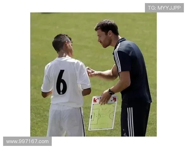 高下立判阿隆索下课阿韦洛留任